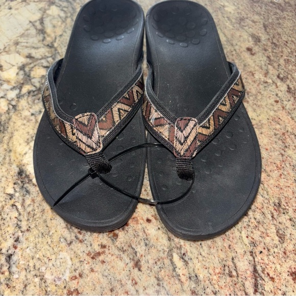 Vionic Black and Brown Sandals - Picture 2 of 6